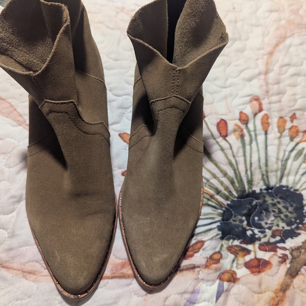 Crevo booties - Picture 1 of 6
